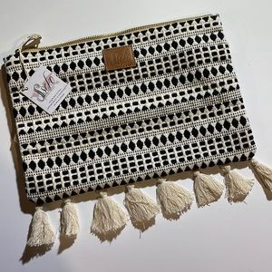 NWT Sseko woven Pom pom clutch